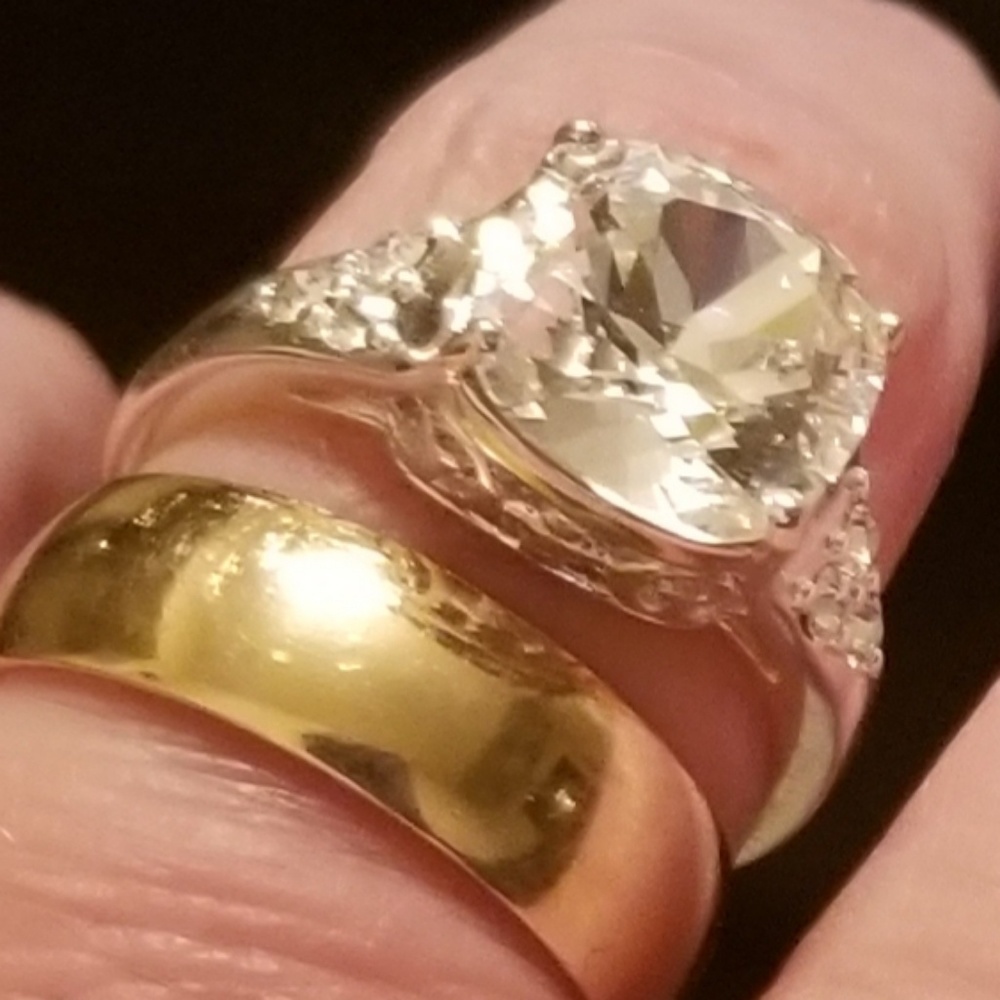 Ring - Picture 2 of 4